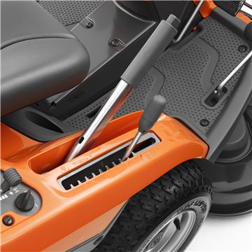 HUSQVARNA R216 Ride On Lawn Mower