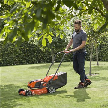 HUSQVARNA LC142i Lawn Mower Kit